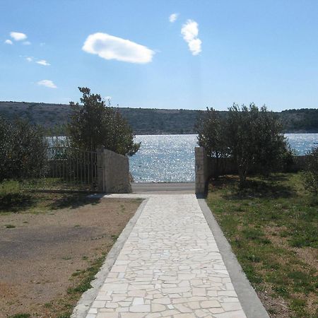 Apartments Frane-20M From Beach Barbat na Rabu Exteriör bild